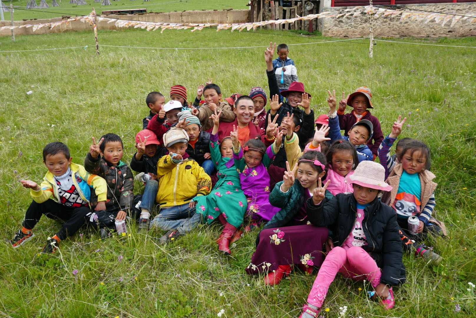 Z6·尊龙凯时「中国」官方网站公益回顾丨家国同欢月同圆 温暖满载甘孜州(图14)